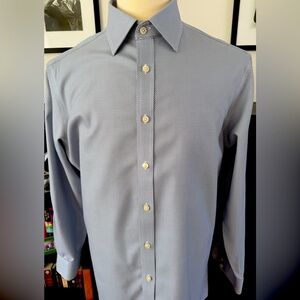 Charles Tyrwhitt Dress Shirt. Size 17 x 35 Slim Fit. Near New Condition.